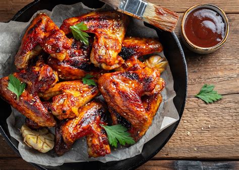 Alitas de pollo con guarnición