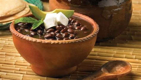 Avena, pasta, frijoles y aguacate
