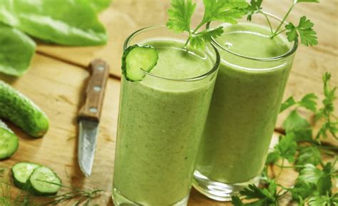 Batido de pepino, perejil y limón