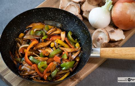 Carne con verduras al wok