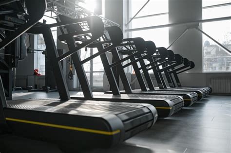 Cinta de correr en gimnasio