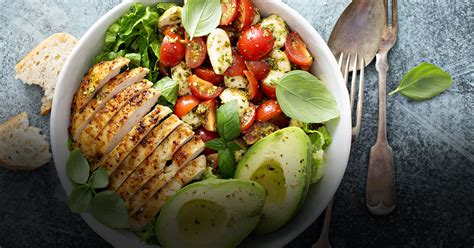 Comida saludable con pollo