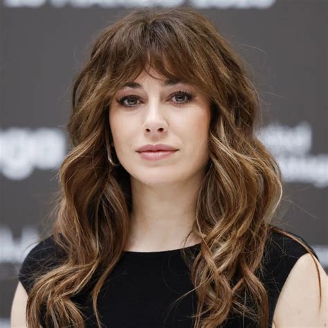 Cortes de pelo con flequillo que afinan y rejuvenecen el rostro
