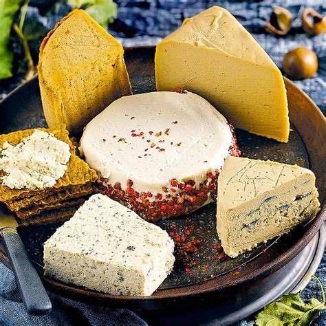 Diferentes tipos de quesos veganos