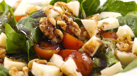 Ensalada de Espinacas con Arándanos, Nueces y Queso