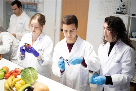 Estudiantes de Nutrición y Dietética