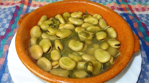 Habas cocidas en un plato