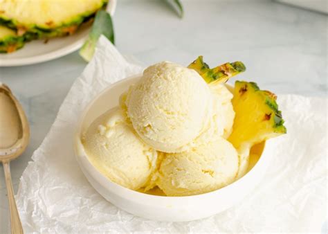 Helado de piña vegano