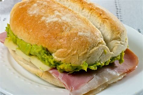 Marraqueta con palta