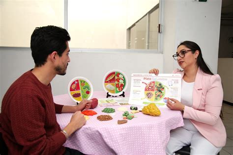 Niños participando en un programa de nutrición