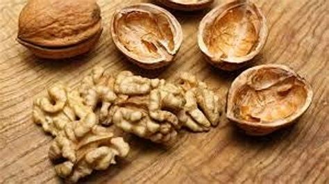Nueces en su cáscara