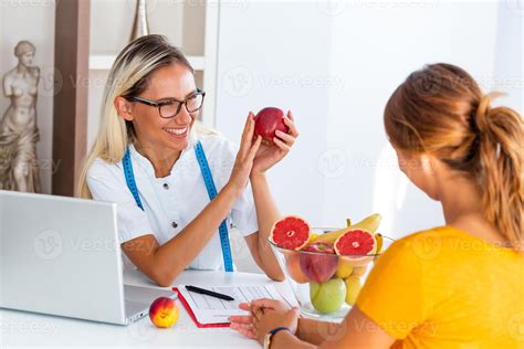 Nutricionista con paciente