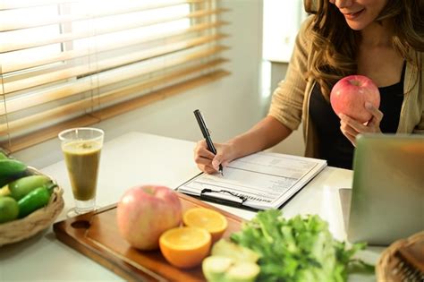 Nutricionista trabajando