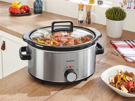 Olla de cocción lenta con comida cetogénica