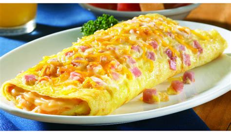 Omelette de Jamón y Queso Servido