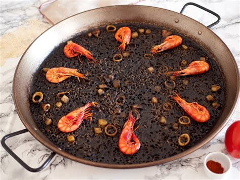 Paella de Arroz Negro