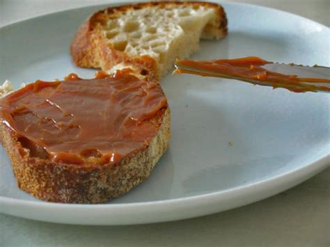 Pan con dulce de leche