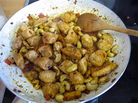 Pollo con Castañas de Cajú