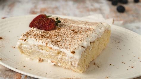 Postre de 3 leches y berries