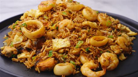 Preparación de Chaufa de Mariscos