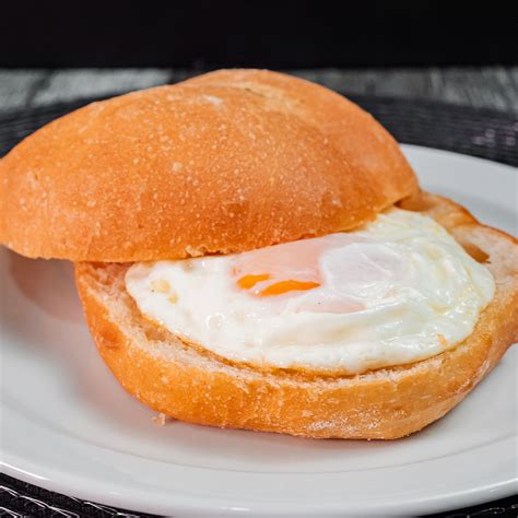 Preparación de Pan con Huevo