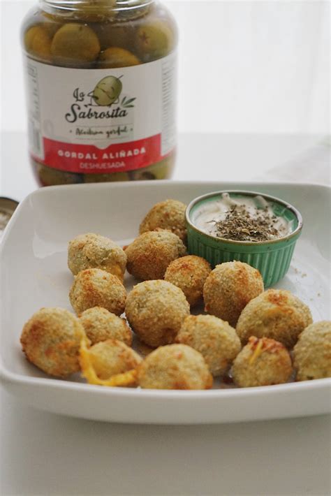 Preparación de aceitunas rellenas