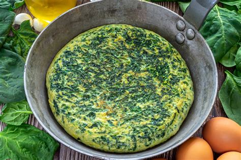 Preparación de tortilla de espinacas