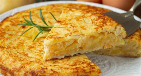 Preparación de tortilla de papa