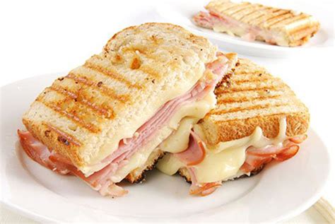 Sándwich de jamón y queso