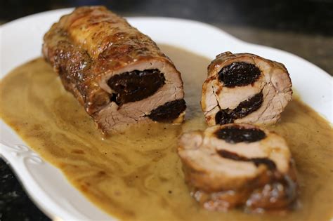 Solomillo de Cerdo Relleno con Ciruelas Pasas y Champiñones