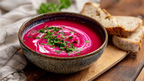Sopa de Remolacha Vegana