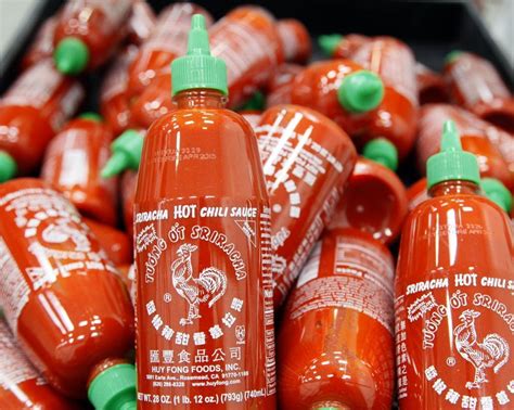 Sriracha con Comida