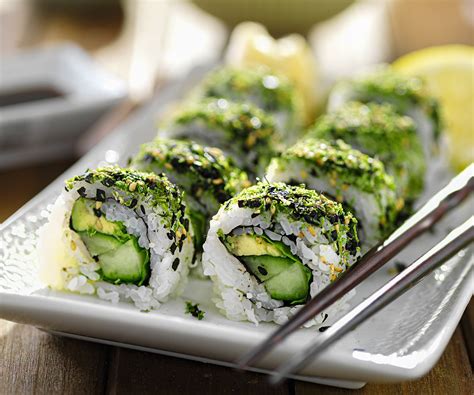 Variedad de sushi vegano