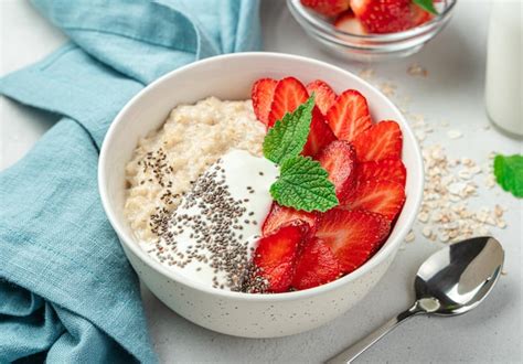 Yogurt con Avena y Fresas